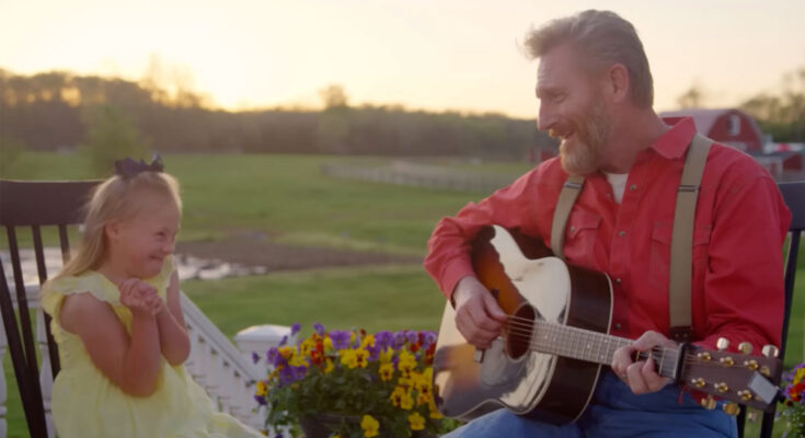 Rory Feek and 8-year-old daughter Indy sing sweet duet: ‘She was so proud of herself’